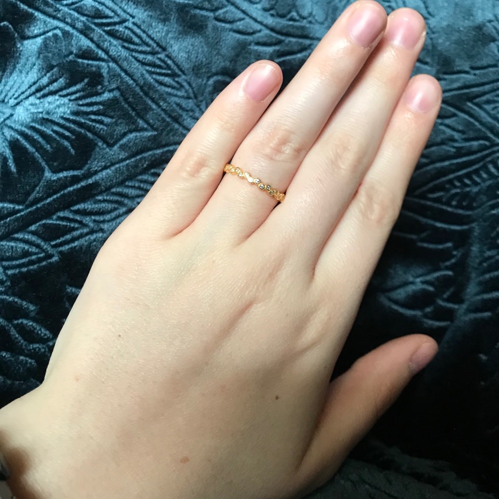 Yellow gold stackable ring band - Picture 2 of 6
